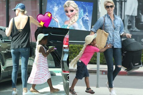 Charlize Theron lascia che il figlio si vesta da Elsa di Frozen, commenti scandalizzati sul web - charlize figlio - Gay.it