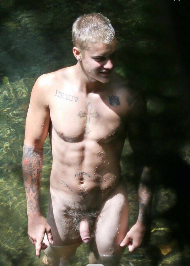 Justin Bieber nudo integrale alle Hawaii
