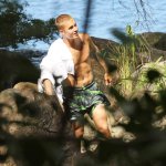 Justin Bieber nudo integrale alle Hawaii - Thumbnail