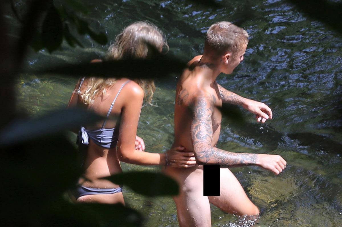 Justin Bieber nudo integrale alle Hawaii