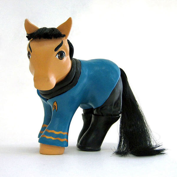 Le icone della musica, dell'arte e del cinema diventano Mini Pony