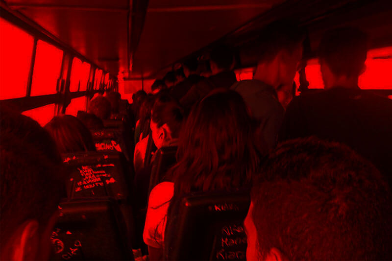 Aosta: sputi e insulti ad un 18enne gay sul pullman