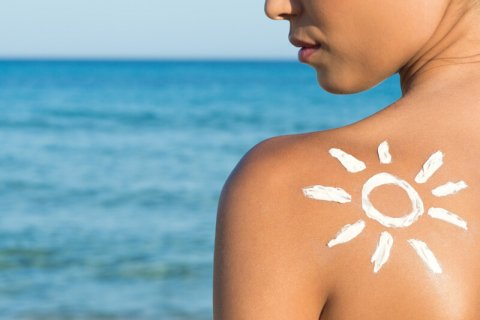 Come proteggere la pelle dai rischi della disidratazione e dai pericoli dell’estate - pelle sole - Gay.it