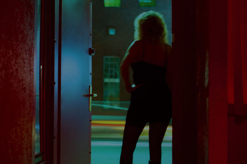 La storia di Nicole: miti, sogni e leggende di una prostituta trans italiana