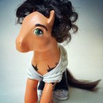 Le icone della musica, dell'arte e del cinema diventano Mini Pony - Thumbnail