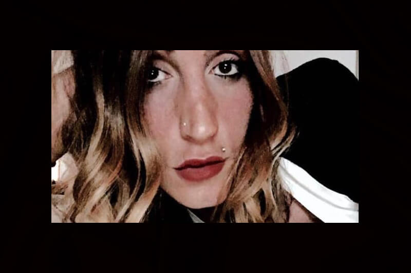 Brescia: fotografa transessuale trovata morta in un cassonetto