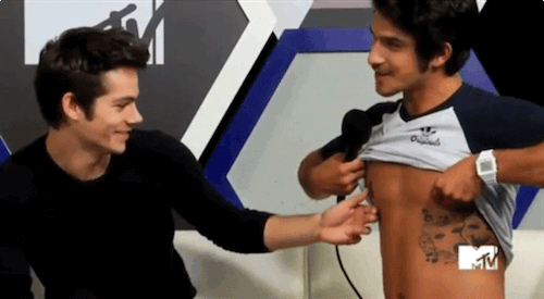 tyler-posey-nip
