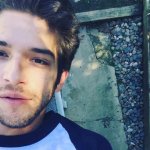 Ecco perché perdoniamo a Tyler Posey il finto coming out su Snapchat - Thumbnail
