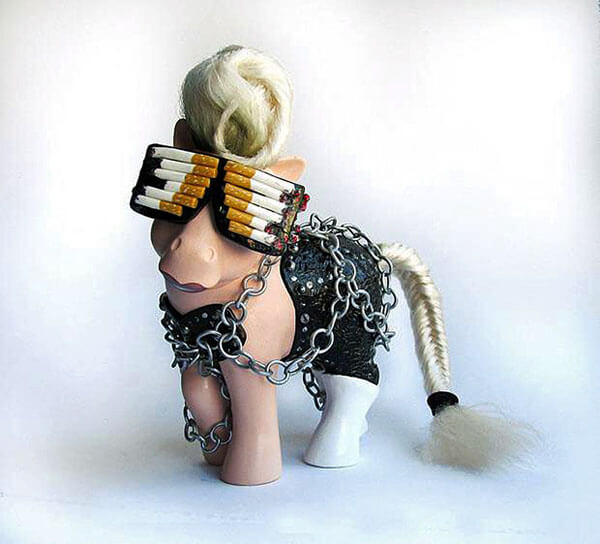 Le icone della musica, dell'arte e del cinema diventano Mini Pony