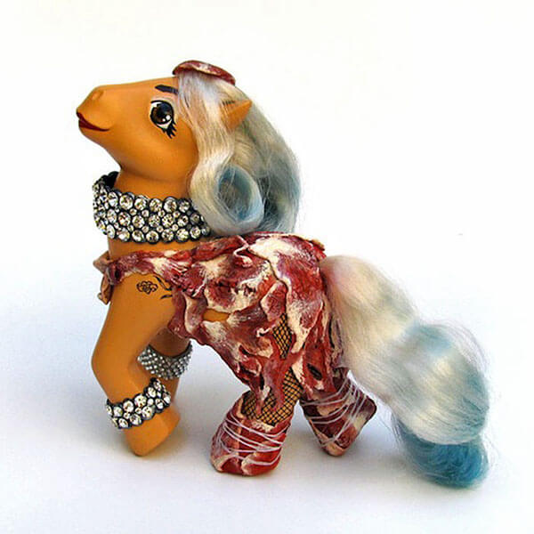 Le icone della musica, dell'arte e del cinema diventano Mini Pony