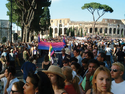 roma_gay_pride_2000_colosseo