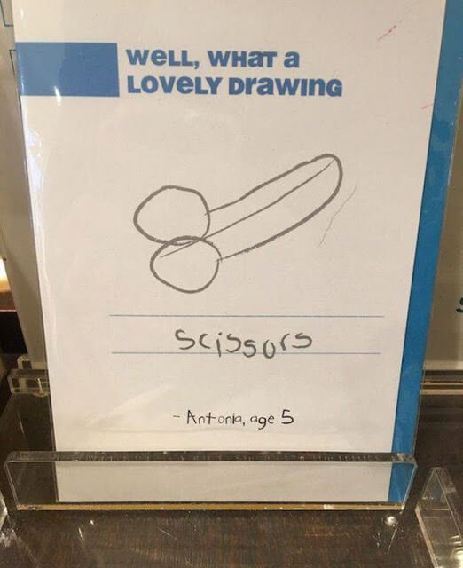 Bambini che disegnano peni per sbaglio