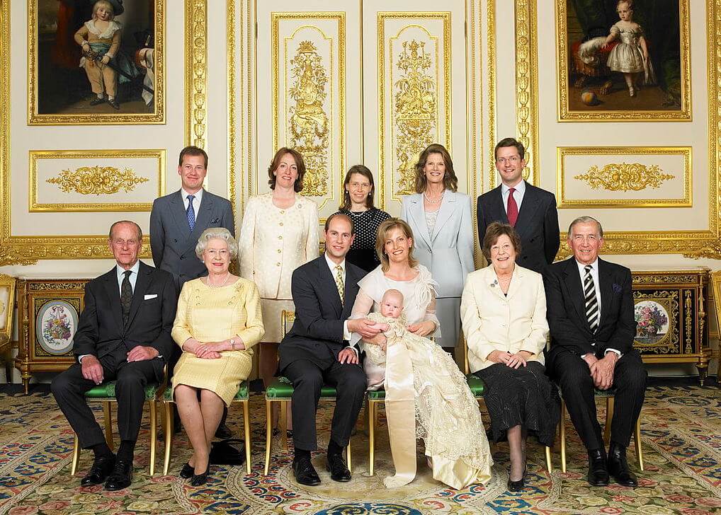 Ivar Mountbatten è, nella fila in alto, il primo a sinistra.