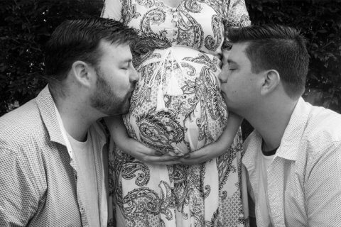 Australia, donna fa da madre surrogata per il fratello: "Un onore" - madre surrogata 1 - Gay.it