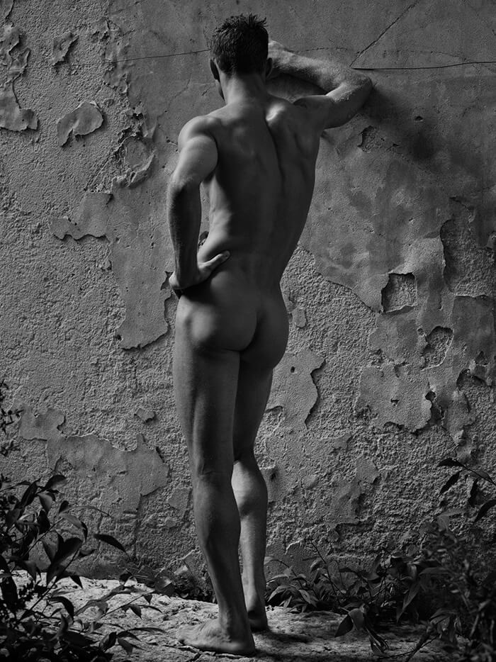 Portraits Nudes Flowers: il nuovo libro di Mariano Vivanco con James Franco e molti altri