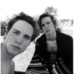Le dieci coppie di gemelli più hot di Instagram - Thumbnail