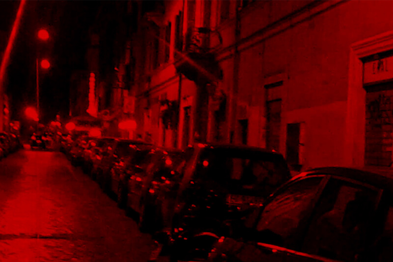 Roma, Gay Street: genitori pestano e umiliano pubblicamente la figlia perché lesbica