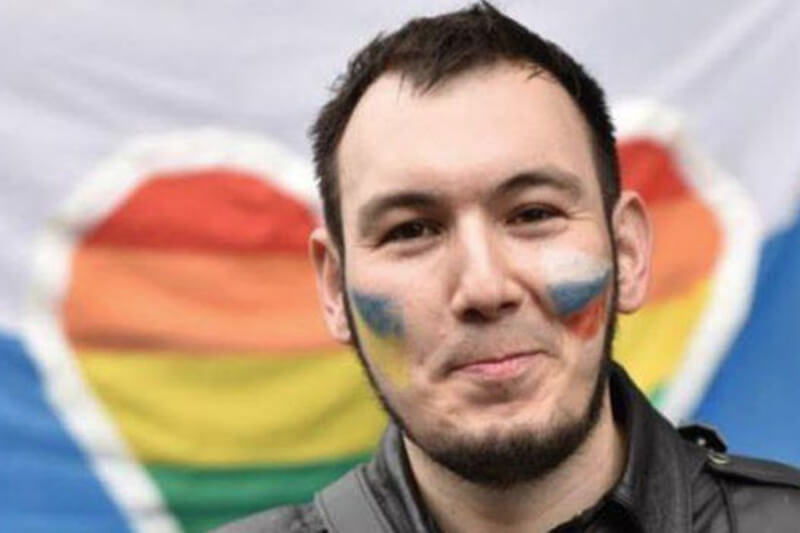Russia, Università minaccia di espellere studente perché ha una cover rosa: "SEI GAY!" - russia lgbt - Gay.it