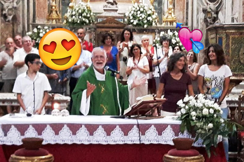 Palermo, prete benedice l'unione civile di Elisabetta e Serenella: "Guardiamo al futuro!" - unione gay prete gay - Gay.it