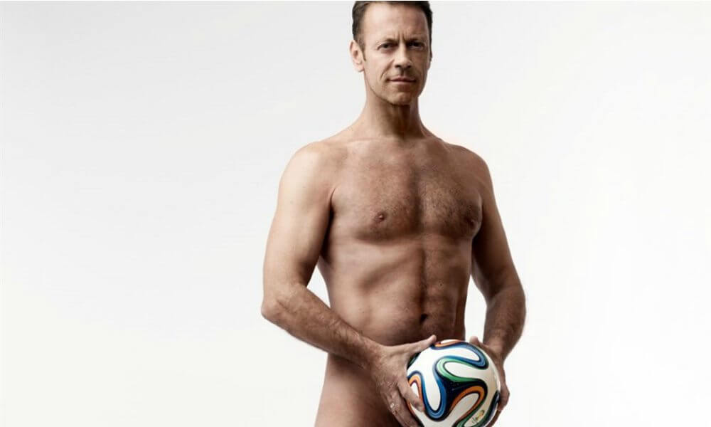 Caso Rocco Siffredi, abusi e violenze nel porno: accuse sconvolgenti delle attrici, lettera a Dagospia contro Le Iene - Rocco Siffredi - Gay.it