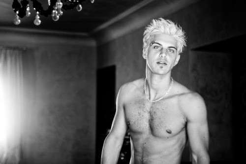 Andrea Montovoli: ecco la gallery con le foto più hot