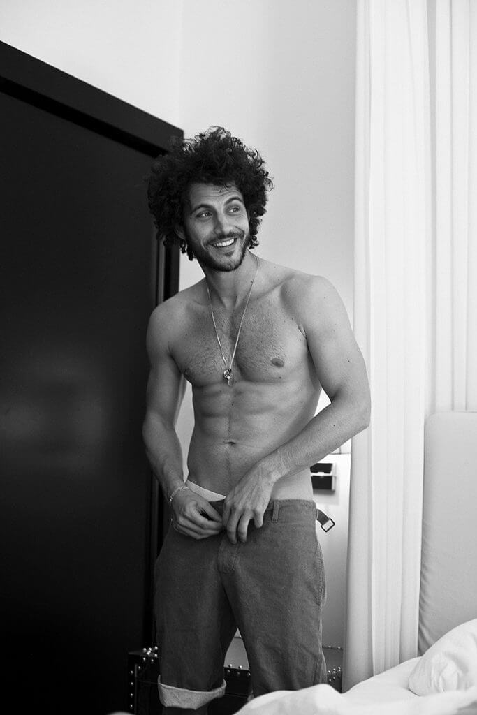 Andrea Montovoli: ecco la gallery con le foto più hot