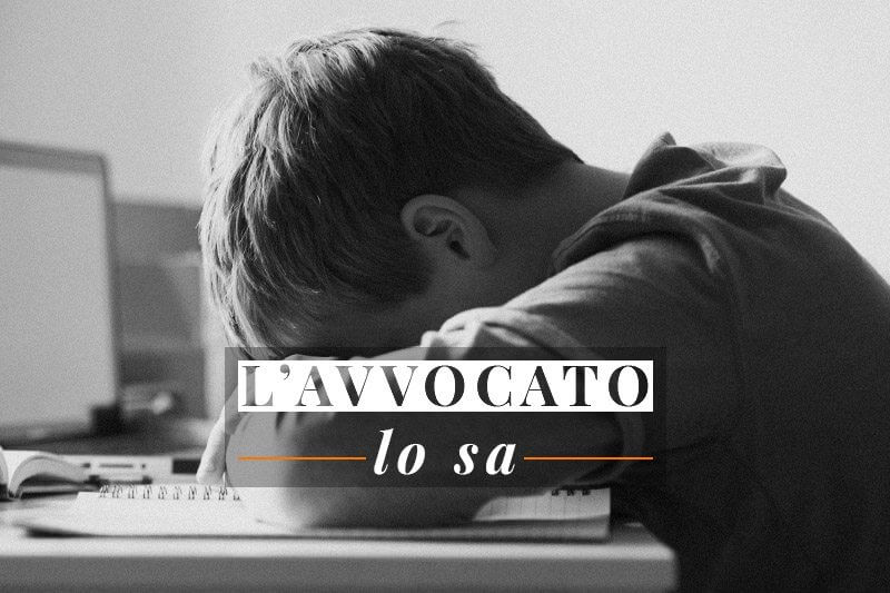 I miei compagni di scuola mi prendono in giro su Facebook perché sono gay. Cosa posso fare?