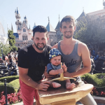 Papà super sexy a Disneyland: ecco il bizzarro Instagram che li colleziona - Thumbnail