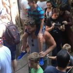 Papà super sexy a Disneyland: ecco il bizzarro Instagram che li colleziona - Thumbnail