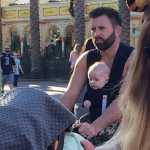 Papà super sexy a Disneyland: ecco il bizzarro Instagram che li colleziona - Thumbnail