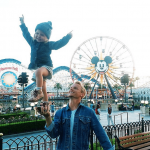 Papà super sexy a Disneyland: ecco il bizzarro Instagram che li colleziona - Thumbnail