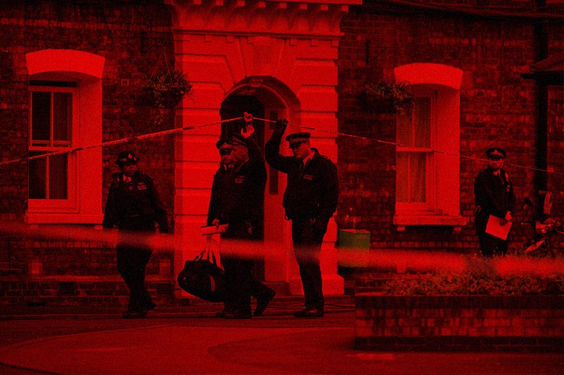 Londra, italiano scioglie partner trovato su un’app per incontri nell’acido: “Me l’ha ordinato Satana”