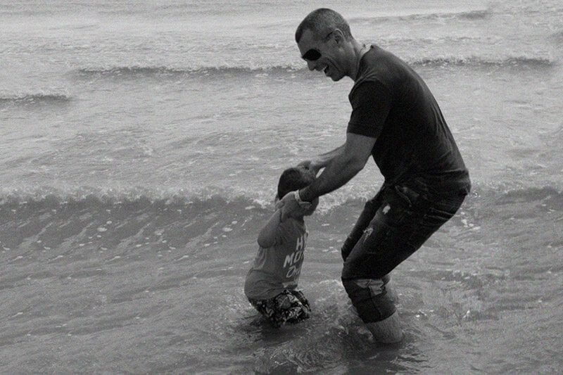 Intervista a un padre arcobaleno: “Lavorare e crescere un figlio è difficile, ma meraviglioso”