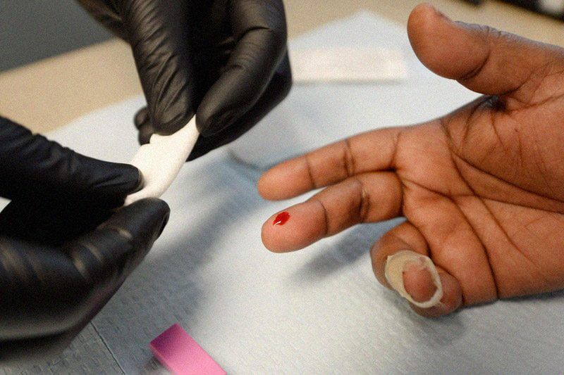Perché la comunità latina è ad altissimo rischio di contrarre l’HIV?
