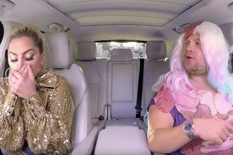 Lady Gaga canta e balla Bad Romance e altre hit al Carpool Karaoke!