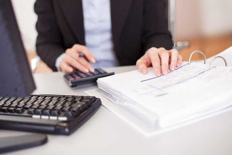Insulti omofobi sul luogo di lavoro, 29enne ottiene quasi 10.000 dollari di risarcimento