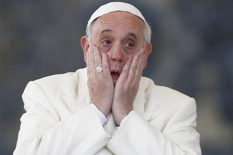 Papa Francesco a gamba tesa: 'la famiglia è solo uomo-donna' - papa francesco wow - Gay.it