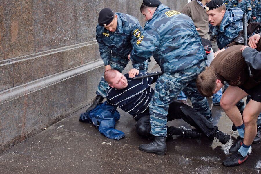 Una violenta repressione del pride di Mosca.