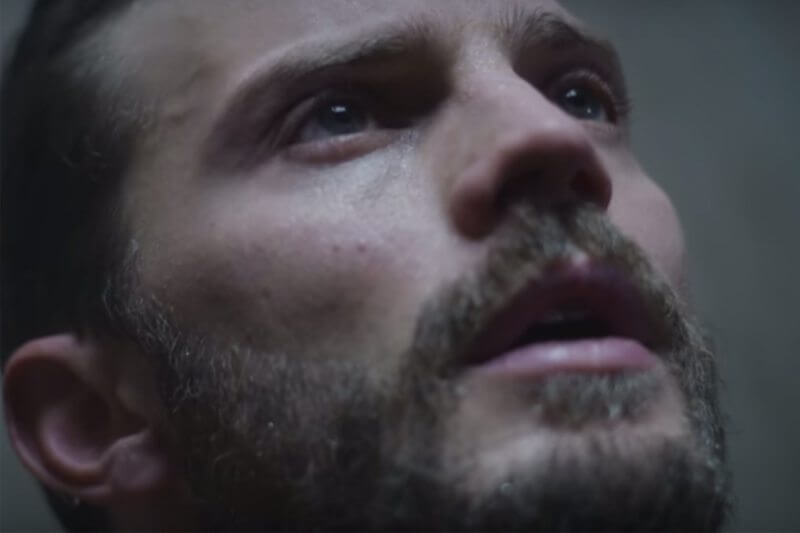 Jamie Dornan nudo sotto la doccia per The Fall fa impazzire i fan