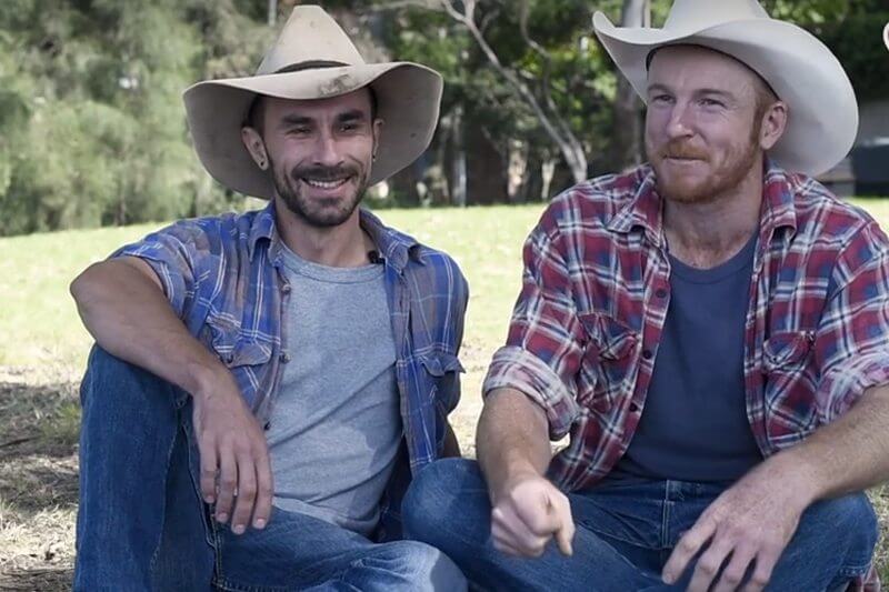 “Il nostro amore merita un impegno pubblico”: la coppia di cowboy australiani sul matrimonio egualitario