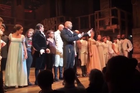 Il cast del musical Hamilton prende la parola contro il vice di Trump presente in sala - hamilton - Gay.it
