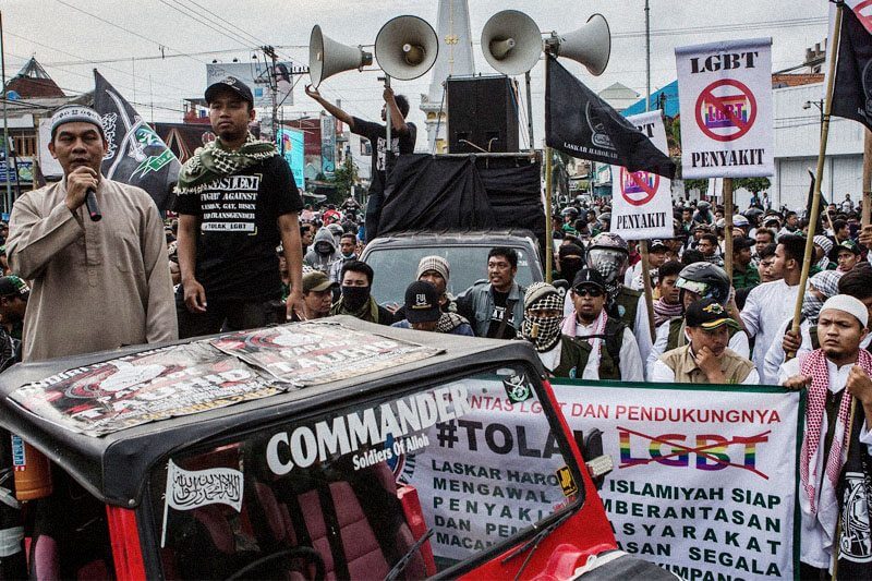 Ondata omofobia in Indonesia: un'università vuole rimuovere le porte dai dormitori universitari per "prevenire il sesso gay" - indonesia lgbt - Gay.it