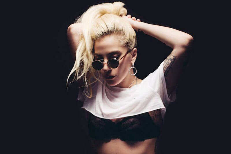 Lady Gaga stravince agli EMA 2016: è la donna più premiata della storia