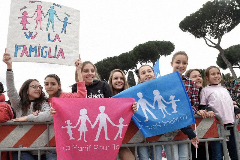 Questo video spiega che cos’è l’omofobia in 7 minuti