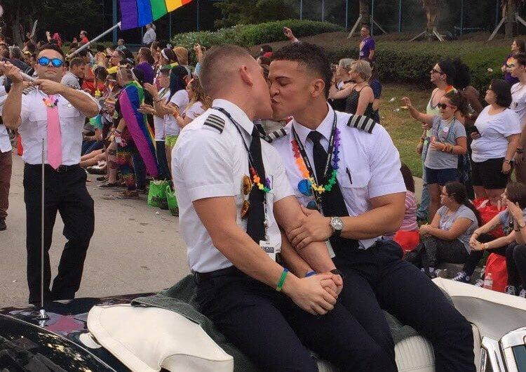 Commozione a Orlando per il Pride, cinque mesi dopo la strage