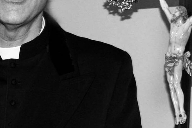 Bergamo: le bellissime parole del prete che incoraggia al coming out suscitano l’ira della stampa cattolica
