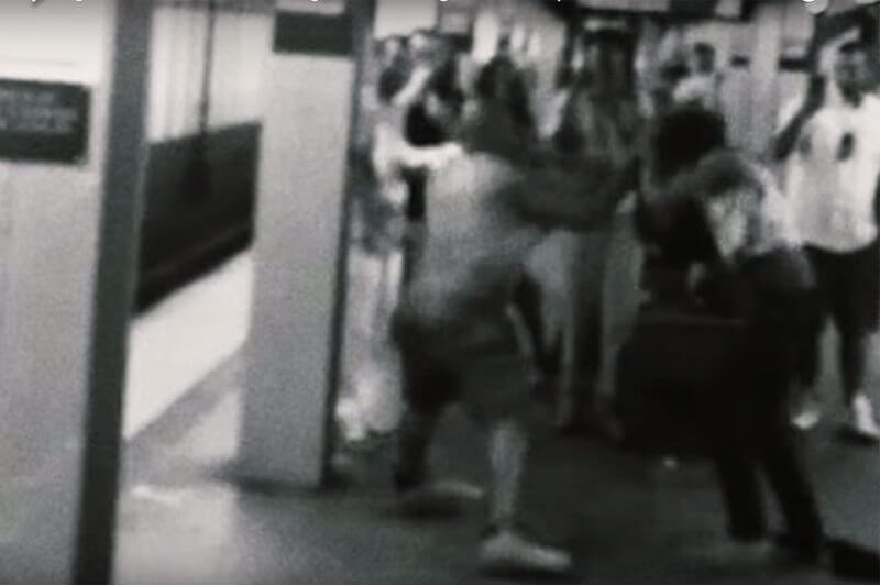 I video di violenza contro le persone transessuali stanno diventando un prodotto di intrattenimento?