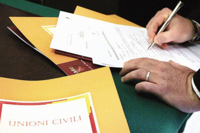Unioni civili: parere favorevole a tre decreti attuativi