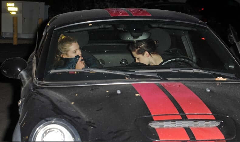 È amore tra Kristen Stewart e Stella Maxwell: ecco le prime foto insieme - 111727558 071854e0 b3ec 4da9 91b8 44f549b20af5 - Gay.it