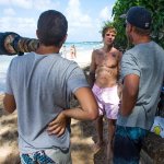 Justin Bieber con simbolo checked sui genitali e boxer rosa alle Barbados - Thumbnail